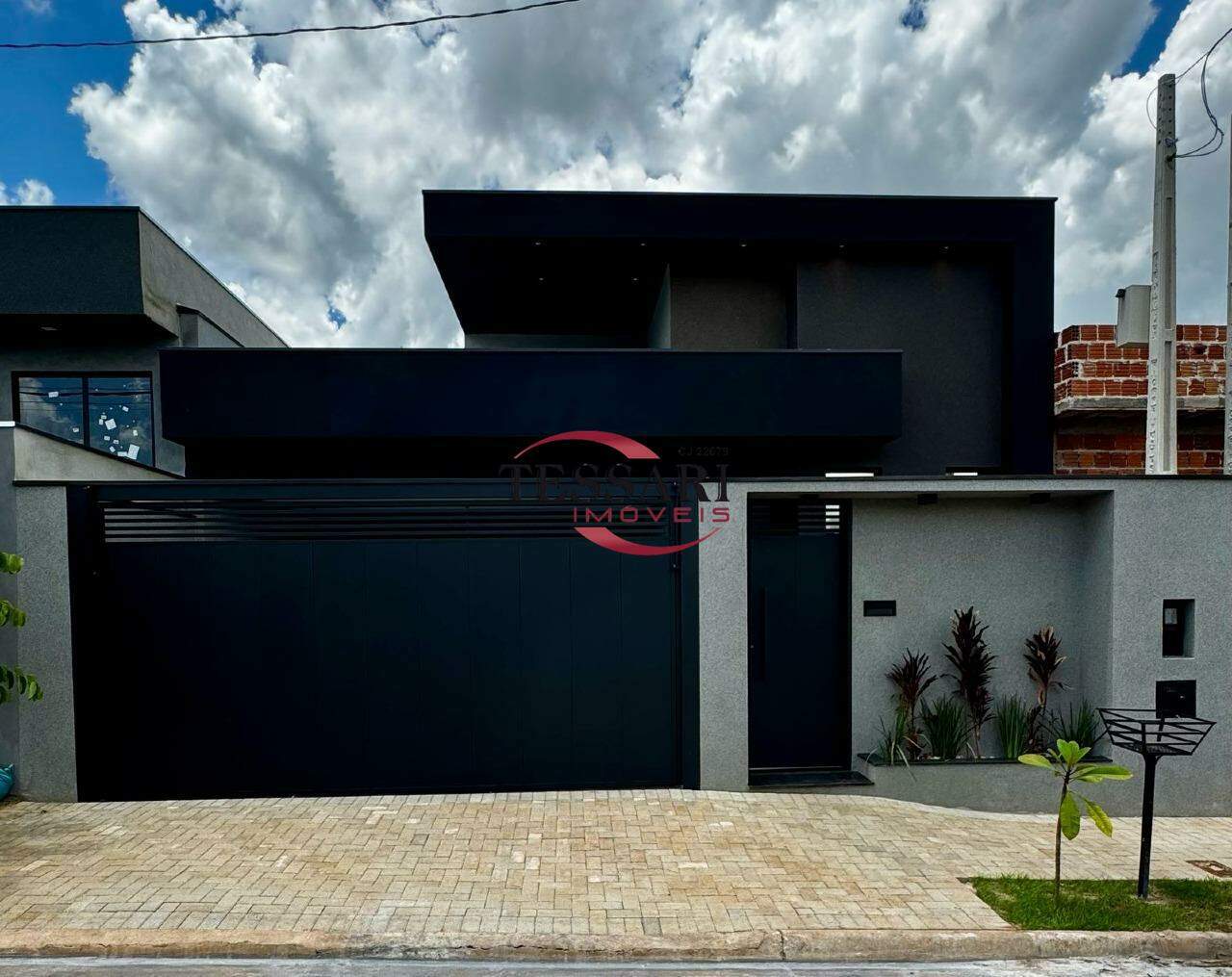 Casa com 3 quartos à venda, 126m² — foto 1 de 25