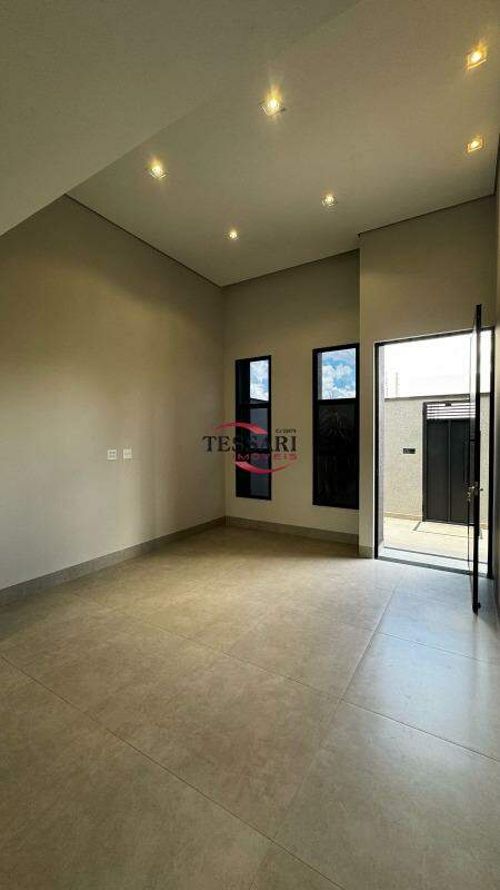 Casa com 3 quartos à venda, 126m² — foto 3 de 25