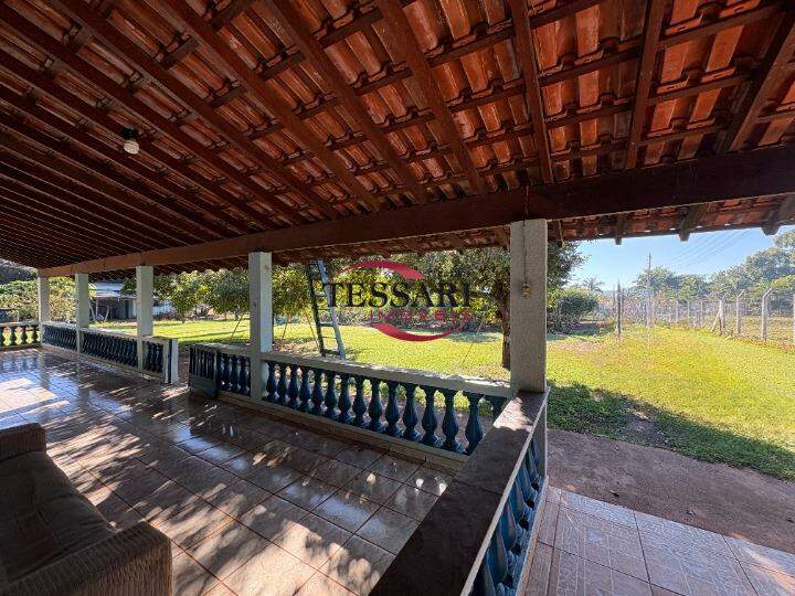 Fazenda / Sítio / Chácara com 2 quartos à venda, 240m² — foto 1 de 29