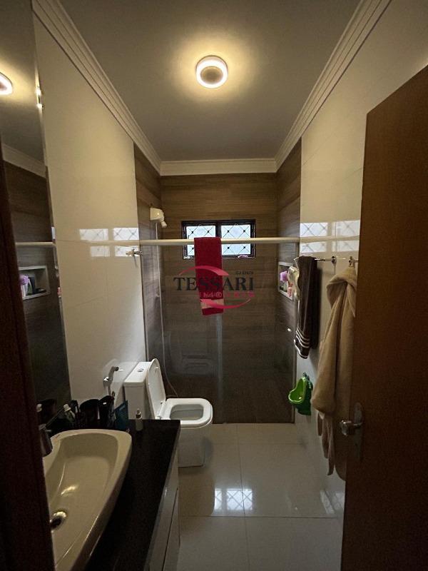 Casa com 3 quartos à venda, 290m² — foto 18 de 27