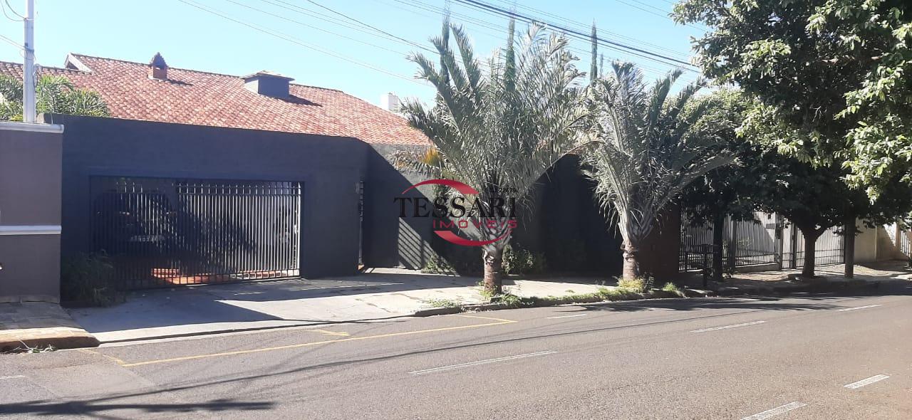 Casa com 3 quartos à venda, 290m² — foto 2 de 27