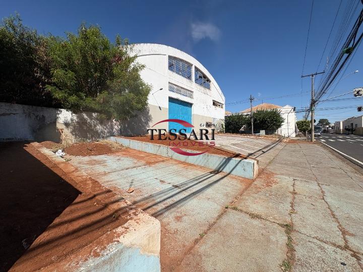 Loja / Salão / Ponto Comercial à venda, 900m² — foto 3 de 19
