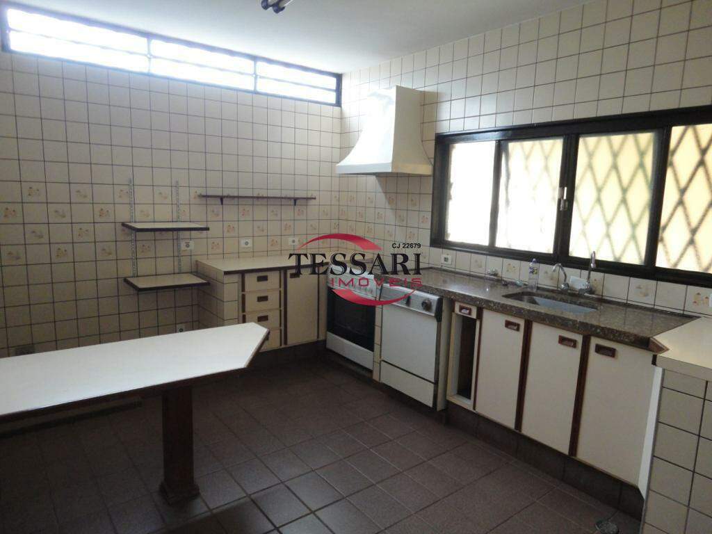 Casa com 3 quartos à venda, 230m² — foto 9 de 23