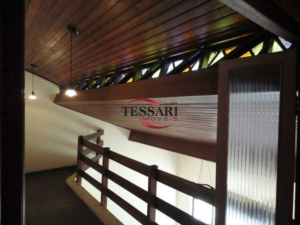 Casa com 3 quartos à venda, 230m² — foto 13 de 23