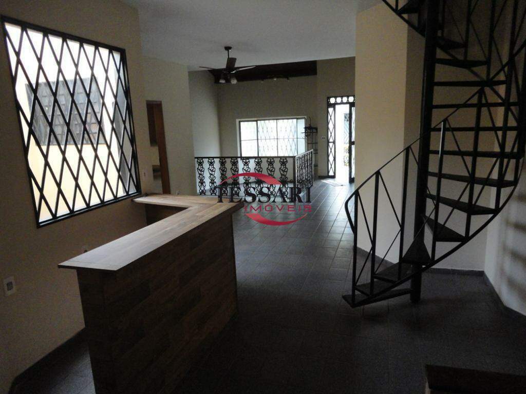 Casa com 3 quartos à venda, 230m² — foto 5 de 23