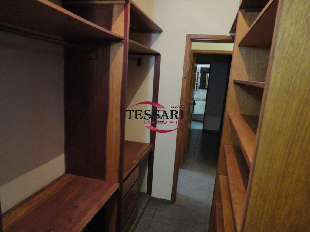 Casa com 3 quartos à venda, 230m² — foto 19 de 23