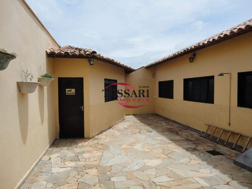 Casa com 3 quartos à venda, 230m² — foto 23 de 23