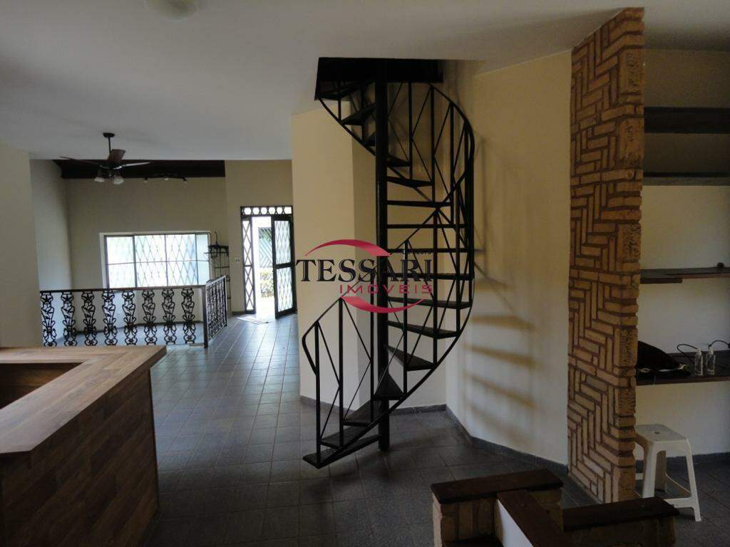 Casa com 3 quartos à venda, 230m² — foto 15 de 23