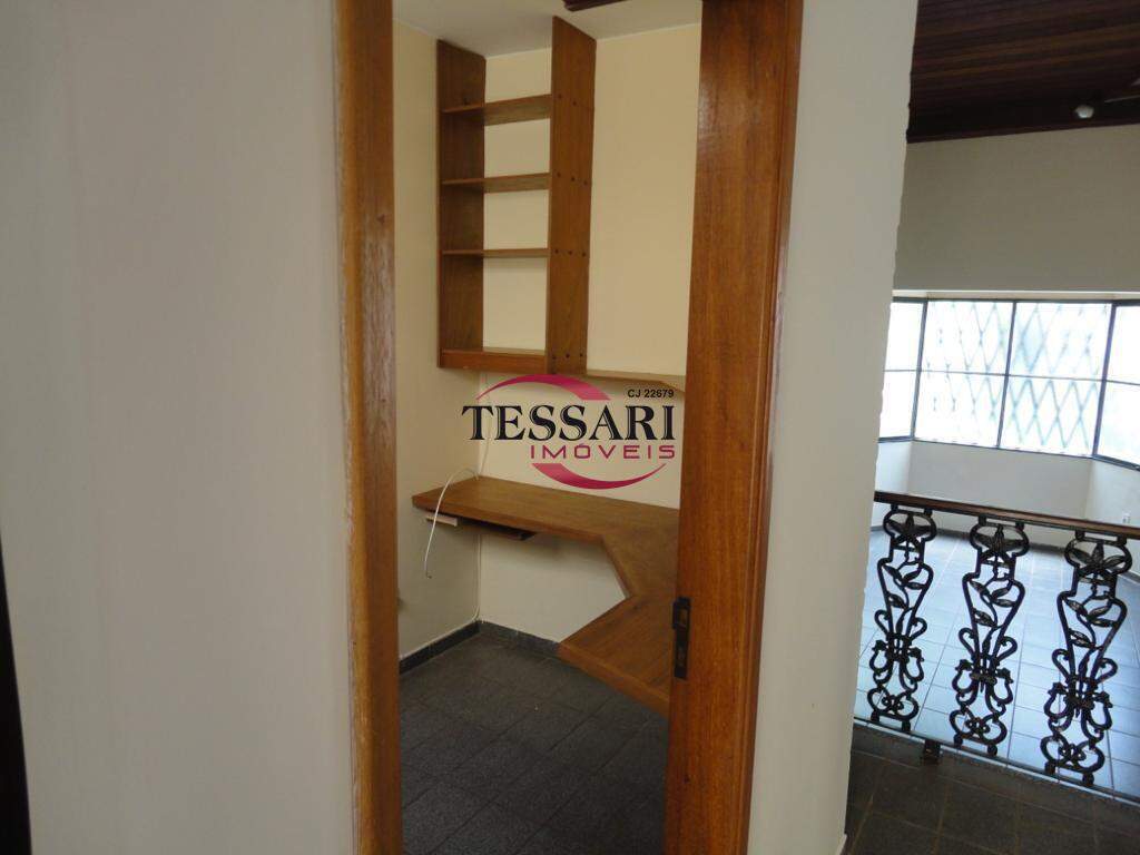 Casa com 3 quartos à venda, 230m² — foto 20 de 23