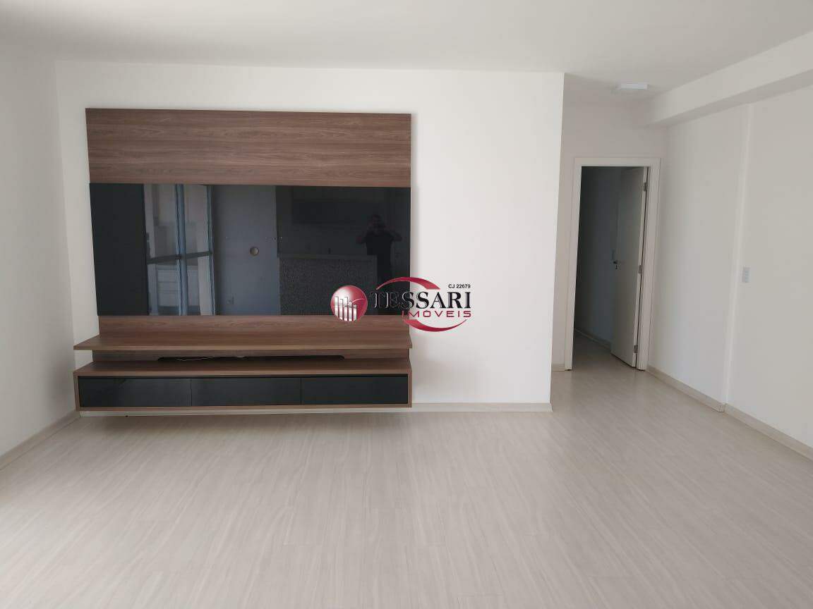 Apartamento com 3 quartos à venda, 105m² — foto 2 de 20