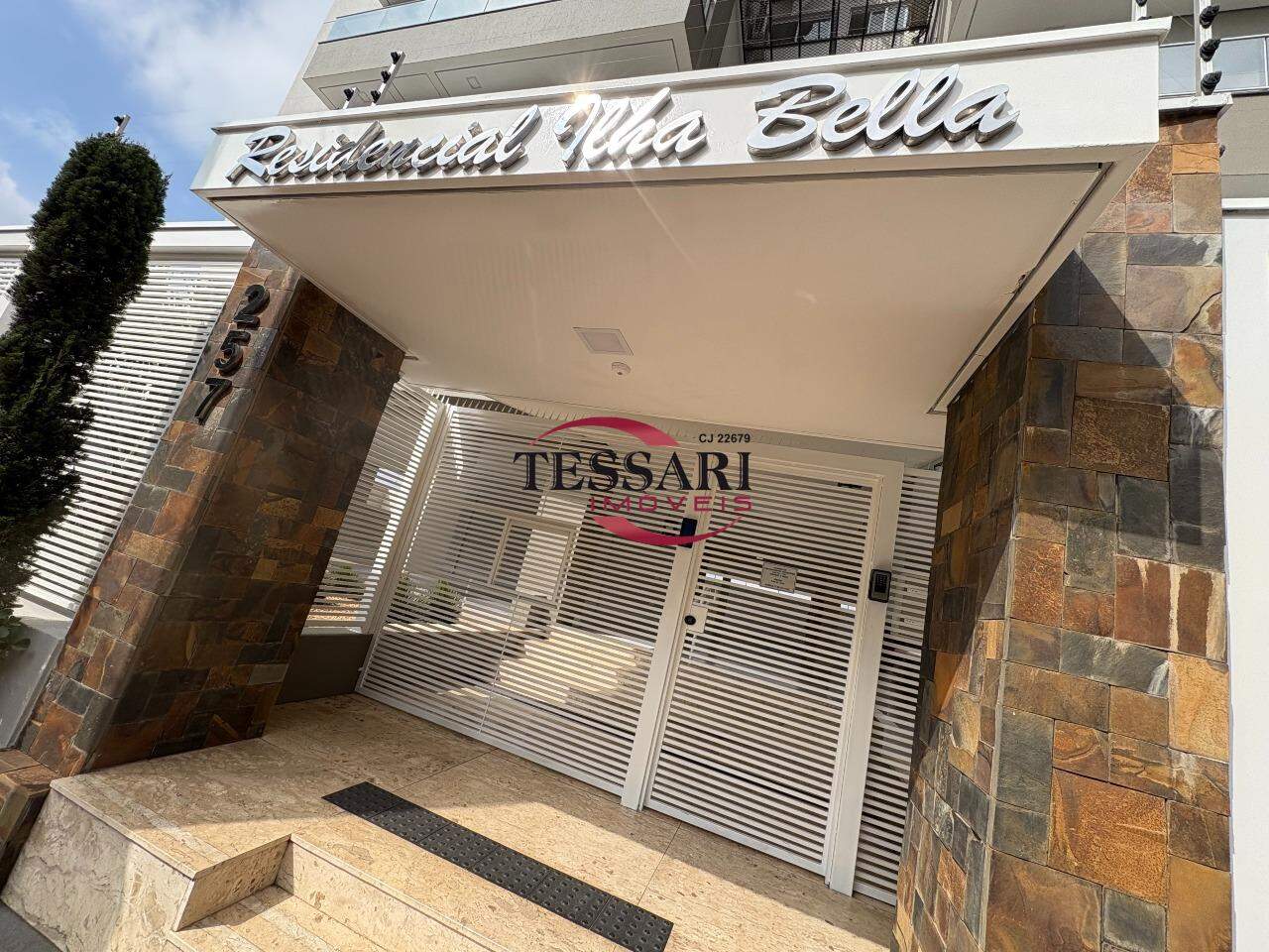 Apartamento com 3 quartos à venda, 80m² — foto 1 de 24