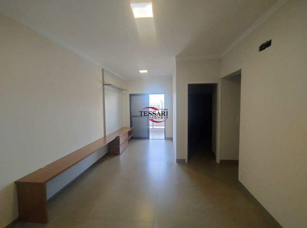 Apartamento com 3 quartos para aluguel, 90m² — foto 2 de 25