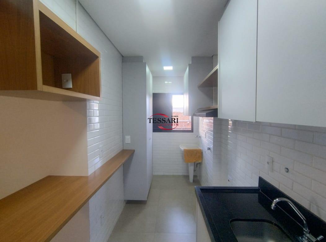 Apartamento com 3 quartos para aluguel, 90m² — foto 4 de 25