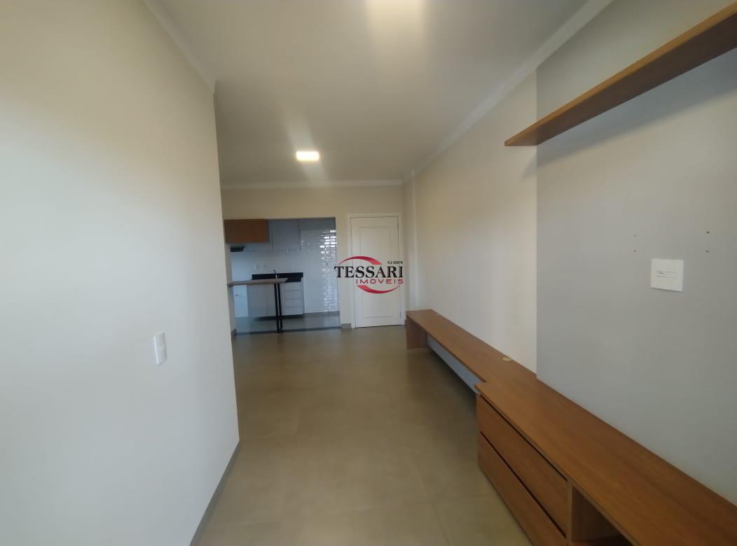 Apartamento com 3 quartos para aluguel, 90m² — foto 3 de 25