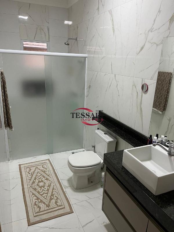 Casa de Condomínio com 3 quartos à venda, 200m² — foto 17 de 20