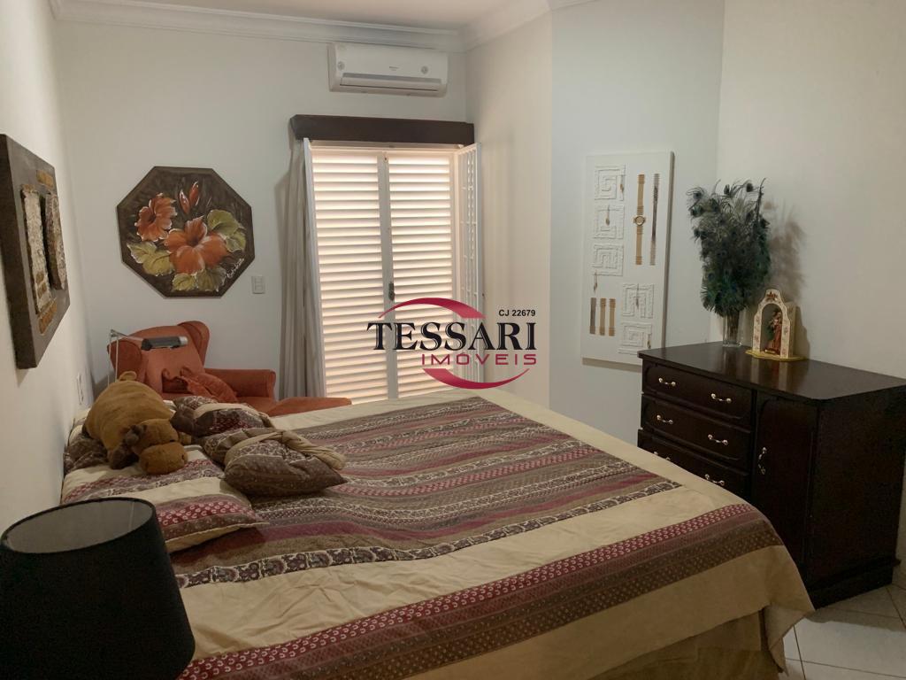 Casa com 3 quartos à venda, 375m² — foto 9 de 20