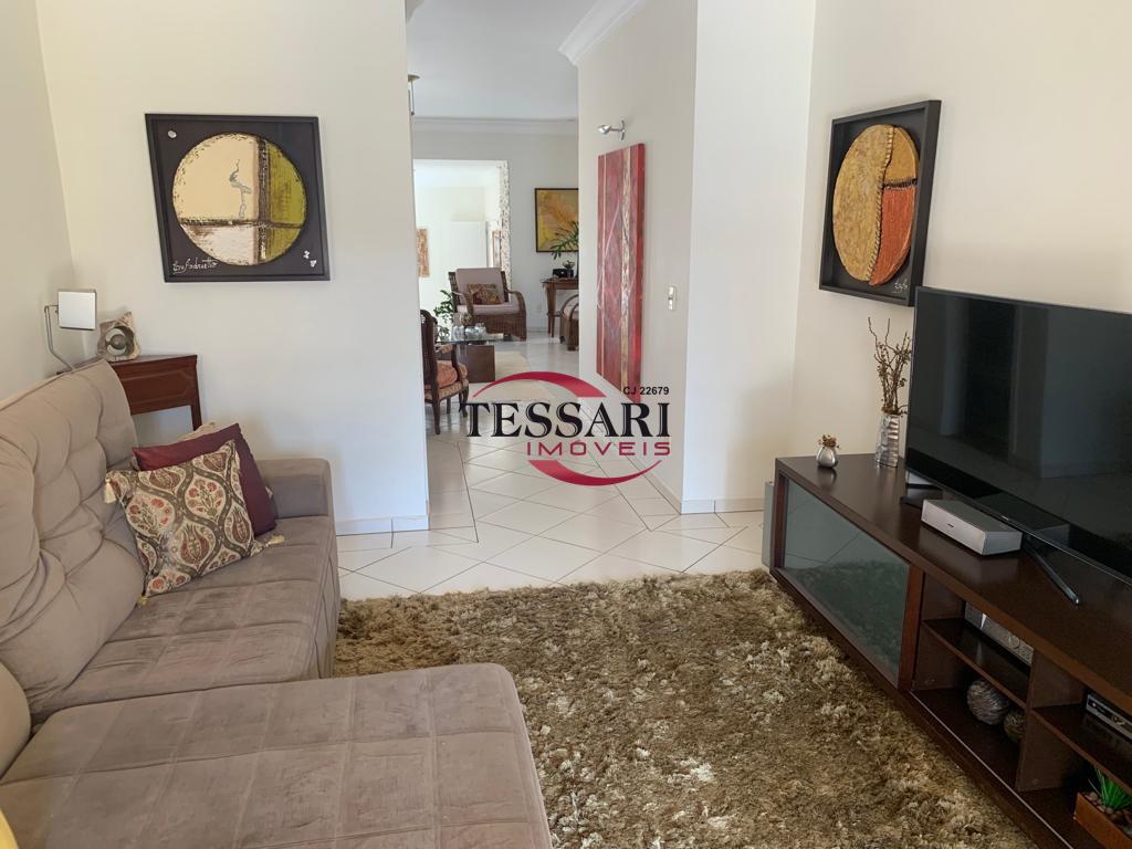Casa com 3 quartos à venda, 375m² — foto 4 de 20