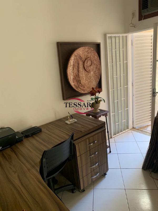 Casa com 3 quartos à venda, 375m² — foto 17 de 20