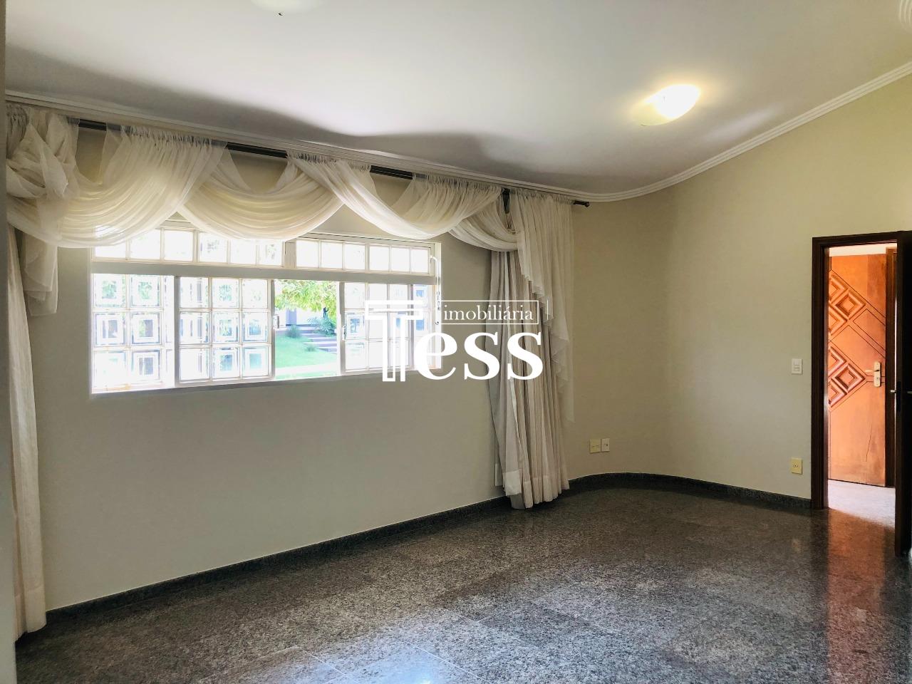 Casa de Condomínio com 4 quartos à venda, 407m² — foto 2 de 30