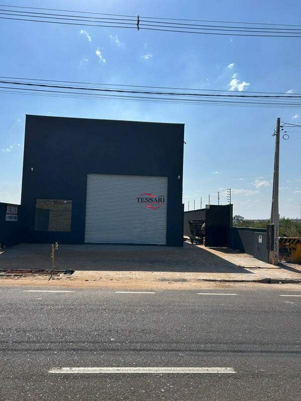 Loja / Salão / Ponto Comercial para aluguel, 238m² — foto 1 de 25