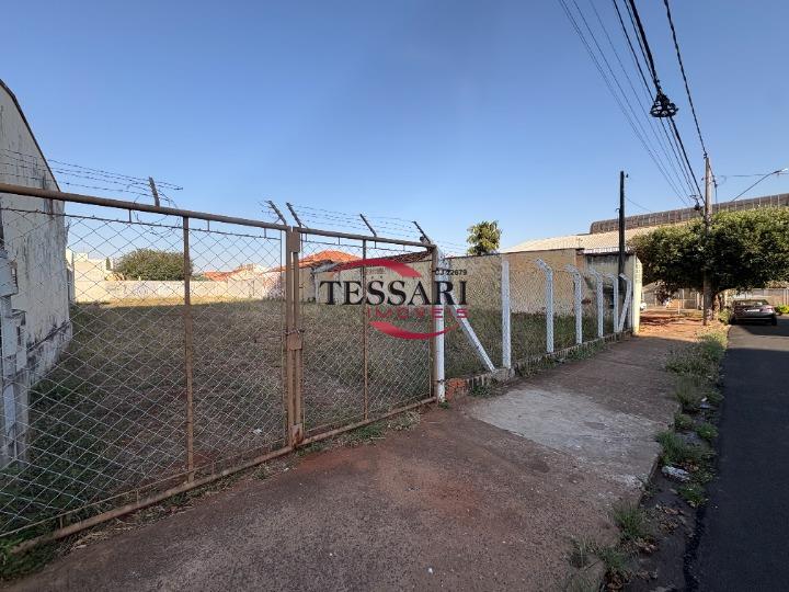 Terreno / Lote / Condomínio à venda, 695m² — foto 2 de 7