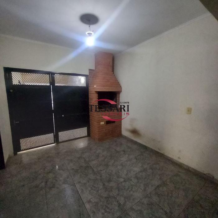 Casa com 4 quartos para aluguel, 280m² — foto 17 de 21