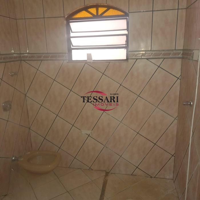 Casa com 4 quartos para aluguel, 280m² — foto 16 de 21