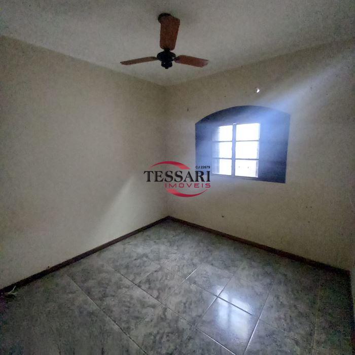 Casa com 4 quartos para aluguel, 280m² — foto 10 de 21