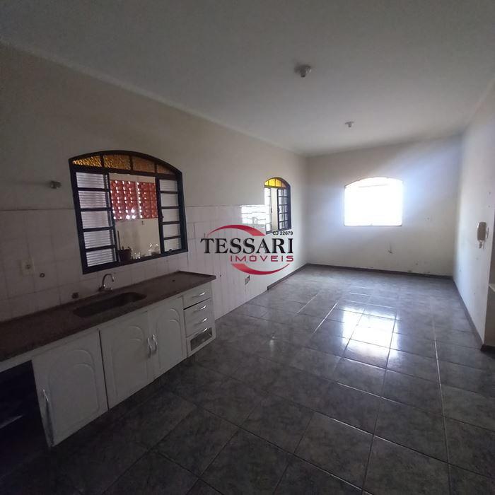 Casa com 4 quartos para aluguel, 280m² — foto 7 de 21