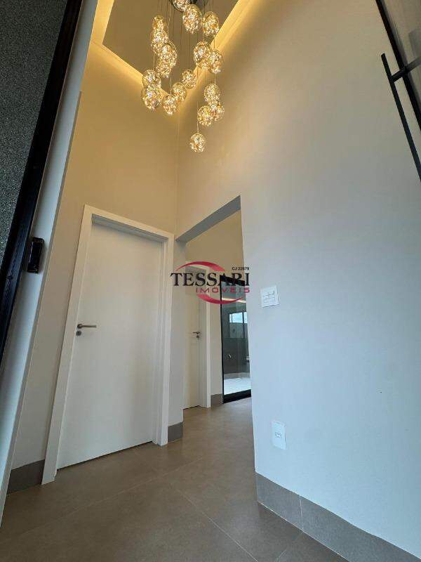 Casa de Condomínio com 3 quartos à venda, 180m² — foto 2 de 21