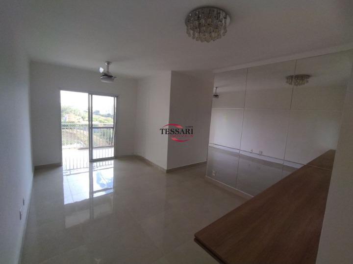 Apartamento com 3 quartos para aluguel, 75m² — foto 3 de 31