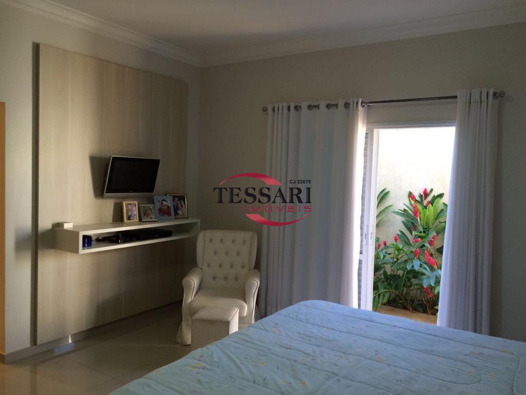 Casa de Condomínio com 3 quartos à venda, 250m² — foto 10 de 29