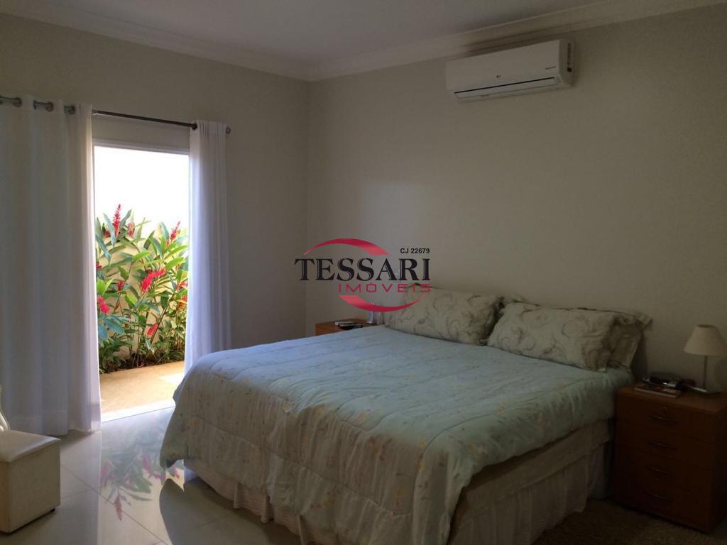 Casa de Condomínio com 3 quartos à venda, 250m² — foto 11 de 29