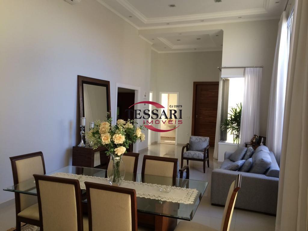 Casa de Condomínio com 3 quartos à venda, 250m² — foto 2 de 29