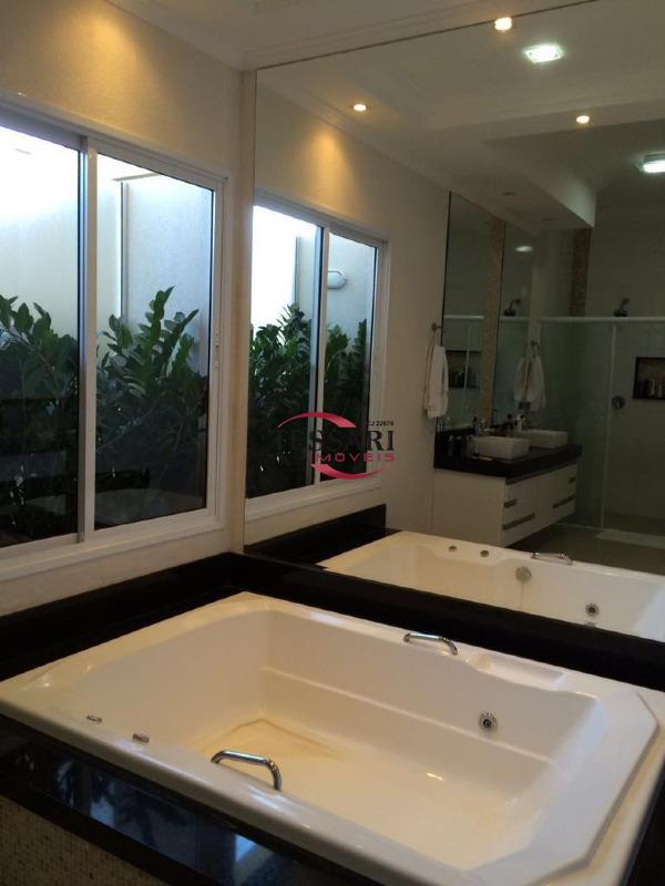Casa de Condomínio com 3 quartos à venda, 250m² — foto 13 de 29