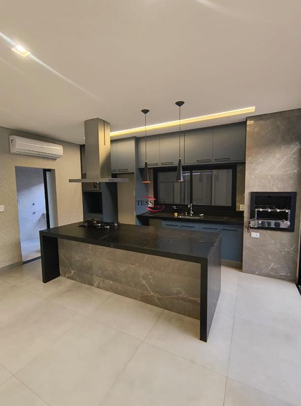 Casa de Condomínio com 3 quartos à venda, 215m² — foto 4 de 22