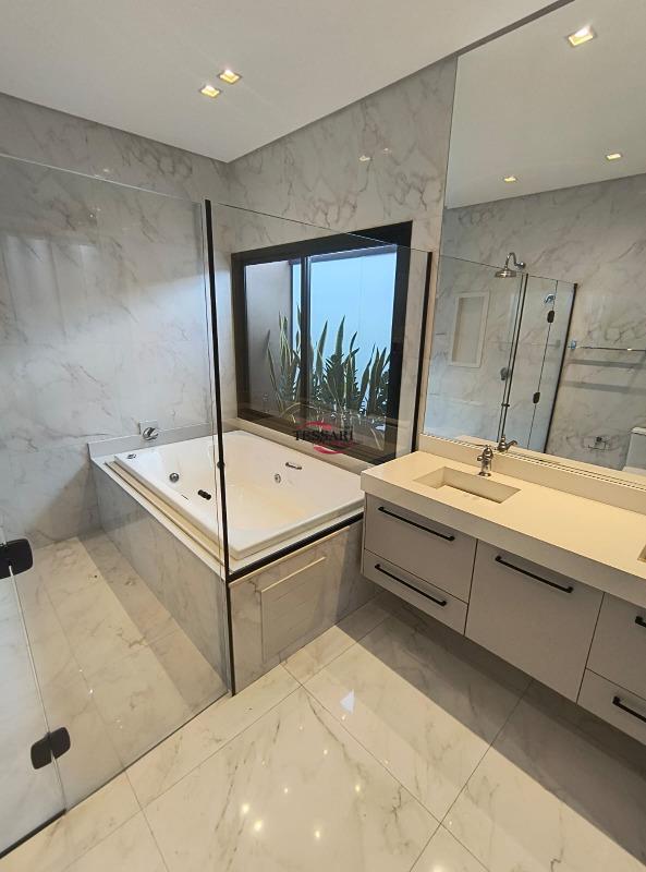 Casa de Condomínio com 3 quartos à venda, 215m² — foto 10 de 22