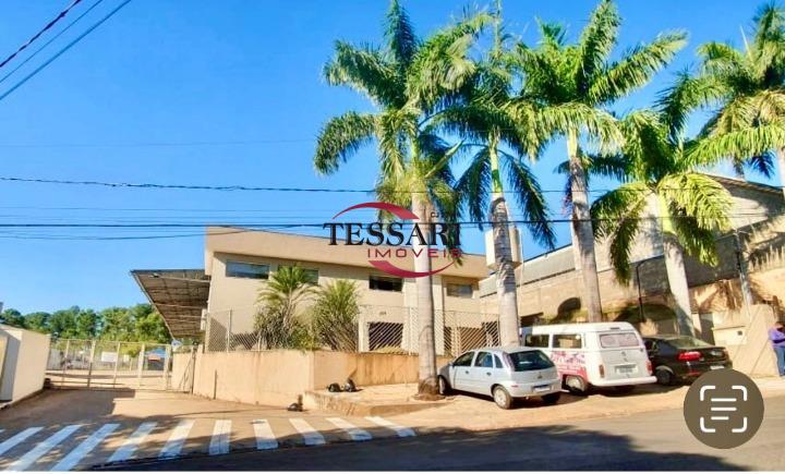 Loja / Salão / Ponto Comercial para aluguel, 1100m² — foto 1 de 15