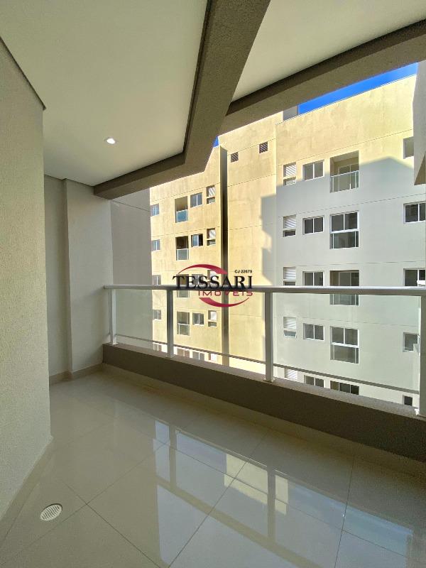 Apartamento com 3 quartos para aluguel, 90m² — foto 3 de 19