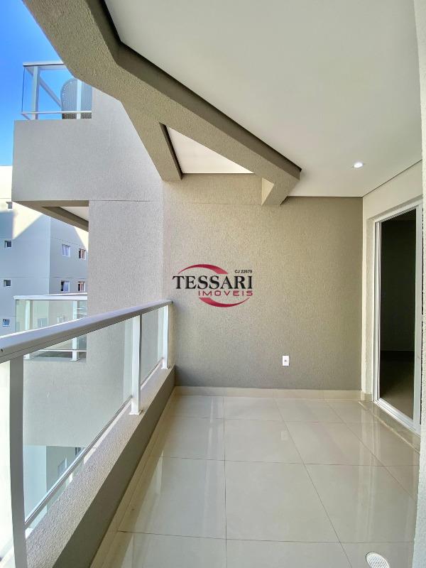 Apartamento com 3 quartos para aluguel, 90m² — foto 4 de 19