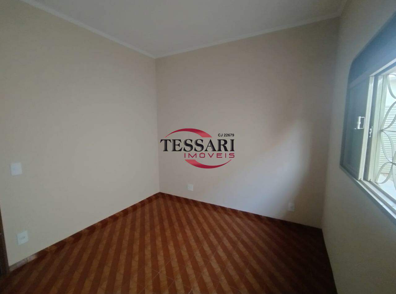 Casa com 3 quartos à venda, 250m² — foto 17 de 26