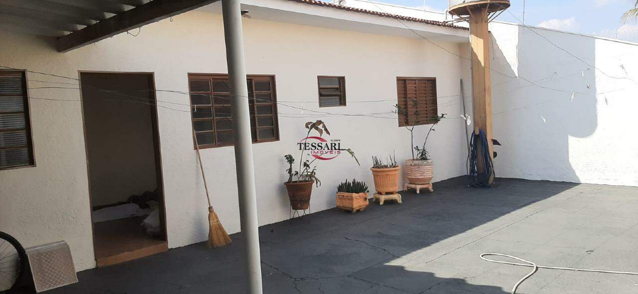 Casa com 3 quartos à venda, 285m² — foto 22 de 29