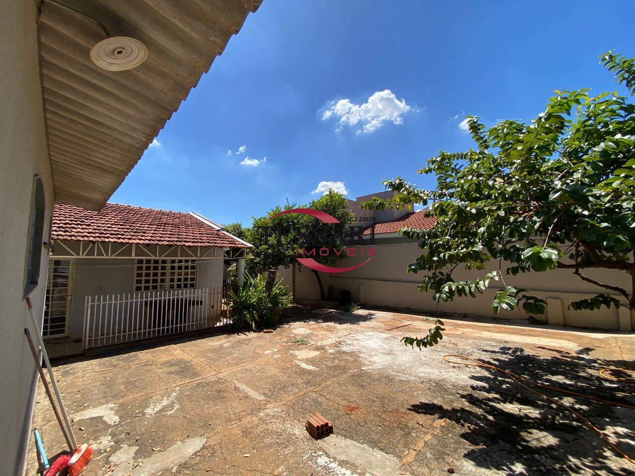 Casa com 4 quartos para aluguel, 230m² — foto 28 de 28