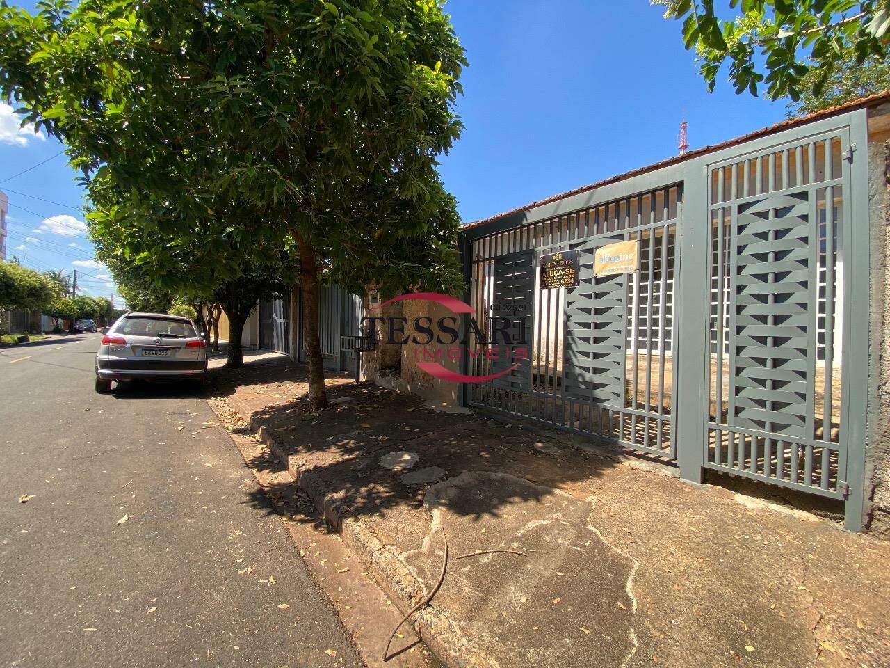 Casa com 4 quartos para aluguel, 230m² — foto 2 de 28