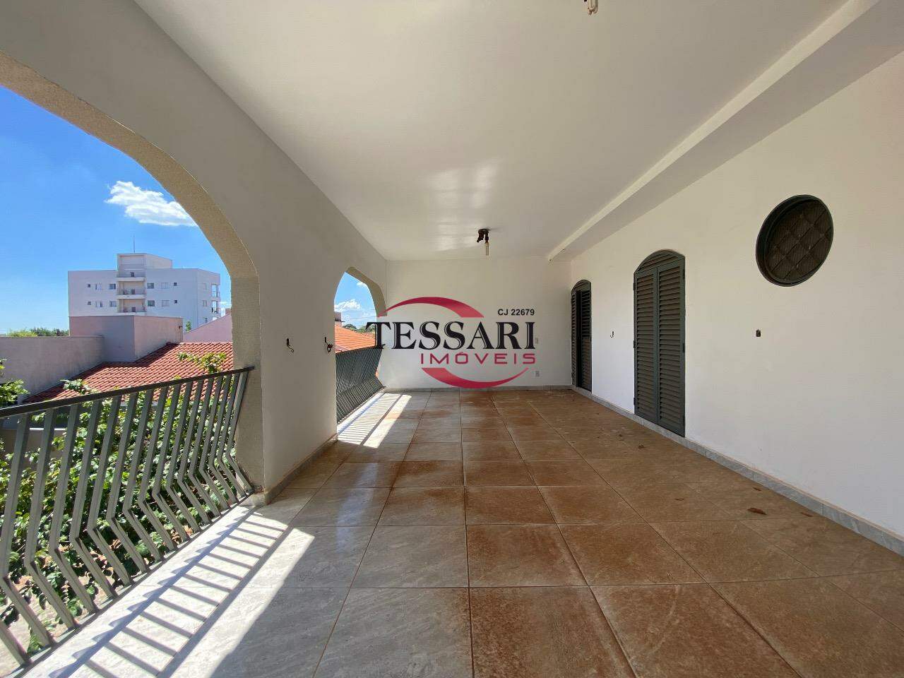 Casa com 4 quartos para aluguel, 230m² — foto 15 de 28