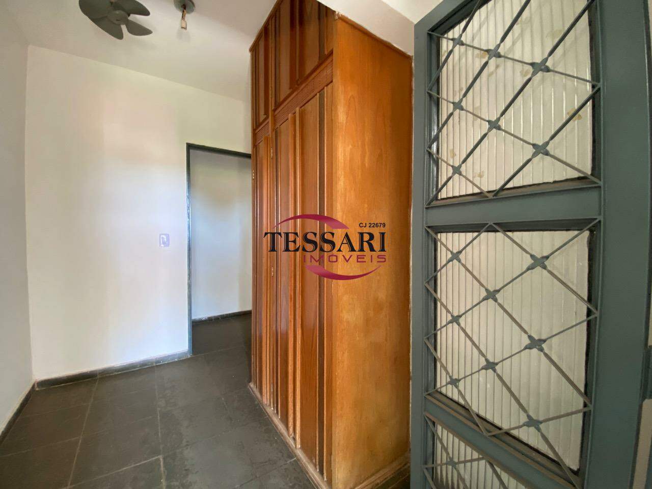 Casa com 4 quartos para aluguel, 230m² — foto 19 de 28