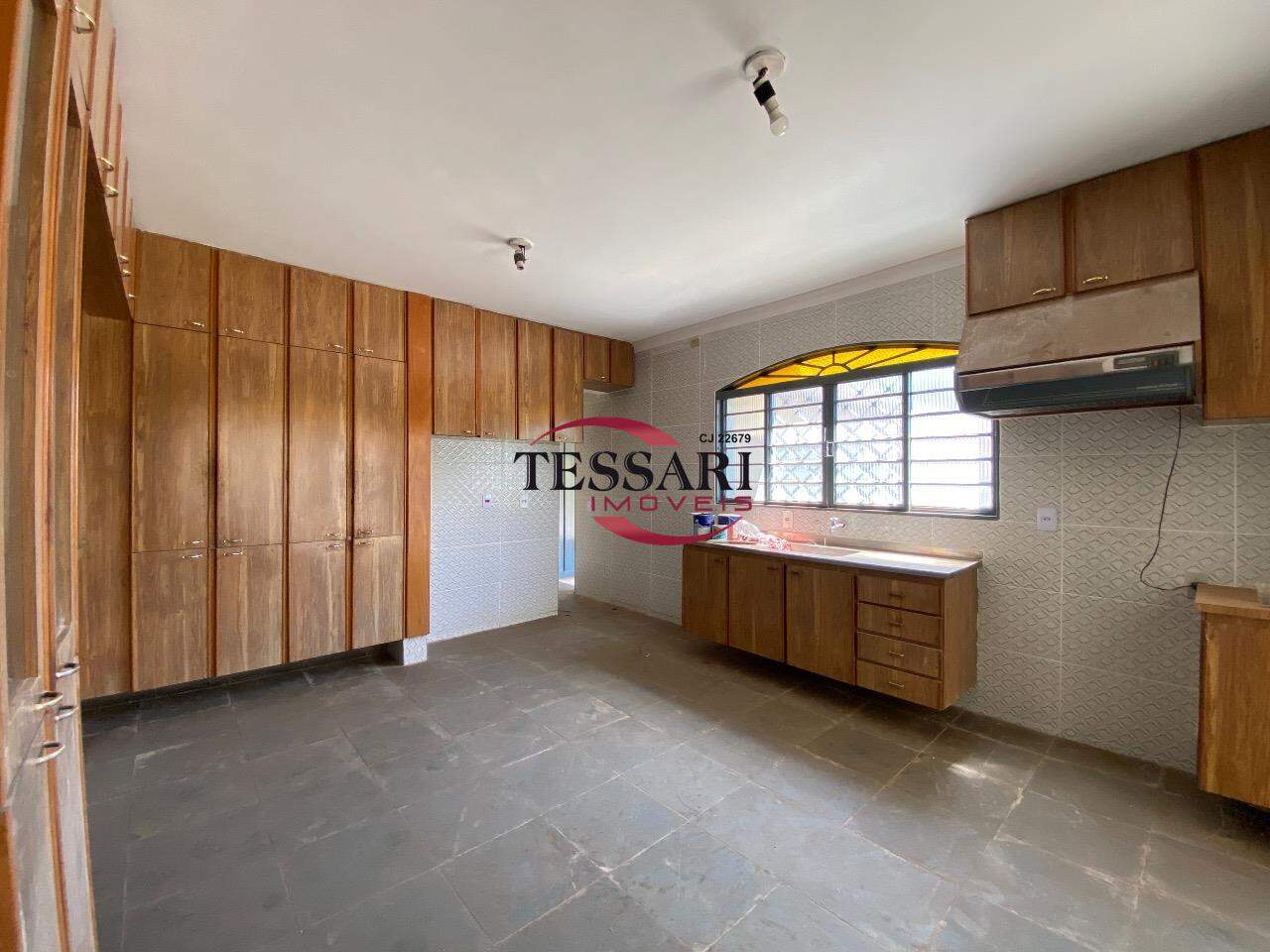 Casa com 4 quartos para aluguel, 230m² — foto 11 de 28
