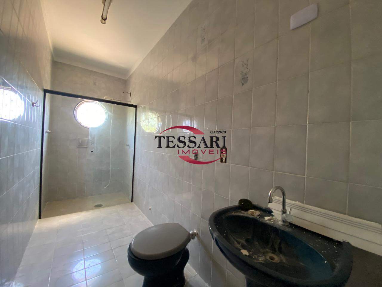 Casa com 4 quartos para aluguel, 230m² — foto 21 de 28