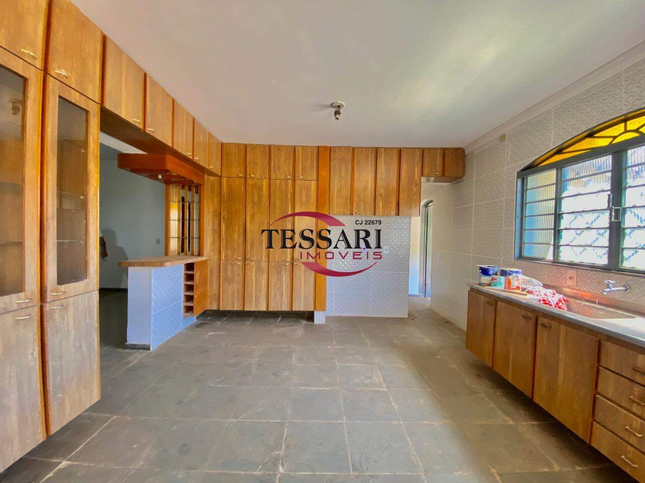 Casa com 4 quartos para aluguel, 230m² — foto 10 de 28