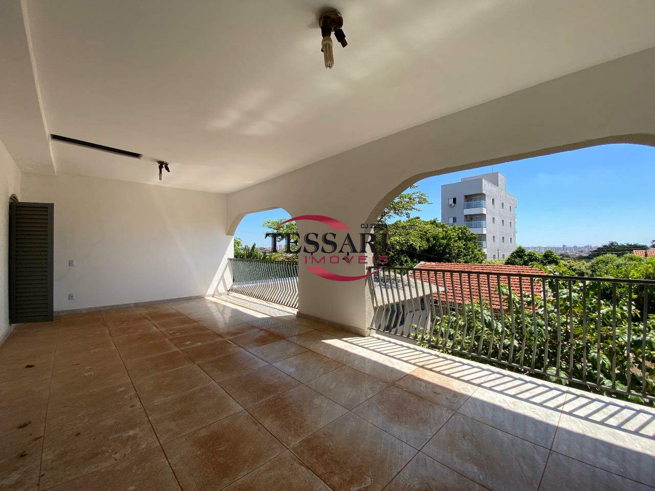 Casa com 4 quartos para aluguel, 230m² — foto 17 de 28